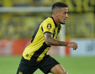 El Cangrejo Cabrera, su momento en Peñarol, el clásico que se avecina y su experiencia en el fútbol australiano