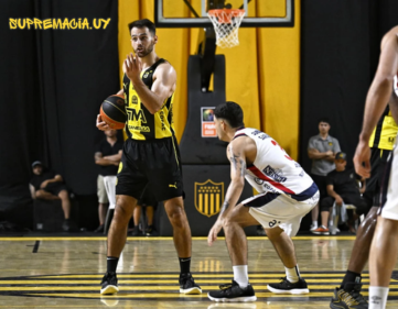 Peñarol 82-69 Nacional: el Carbonero volvió a marcar territorio, ganó el segundo clásico y es líder de la Liga