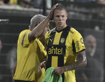 El paro de árbitros obligó a cambiar la fecha y está confirmado cuándo jugarán Peñarol vs Montevideo City Torque por Copa AUF Uruguay