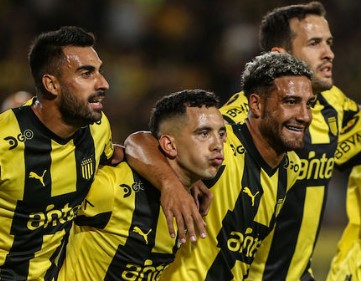 ¿Sigue en Peñarol? Lo que dijo Leonardo Fernández sobre su préstamo y el sueño de la Copa Libertadores
