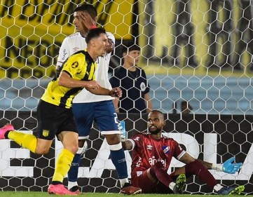 Peñarol pierde el primer clásico del año por penales