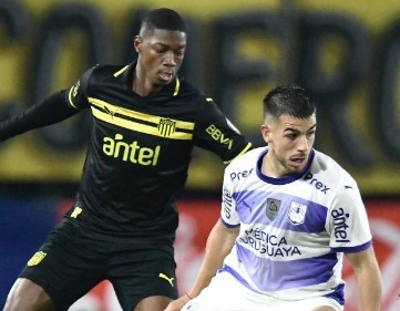 Peñarol se Clasifica a la Final del Torneo Intermedio con Gol Agónico de Matheus Babi